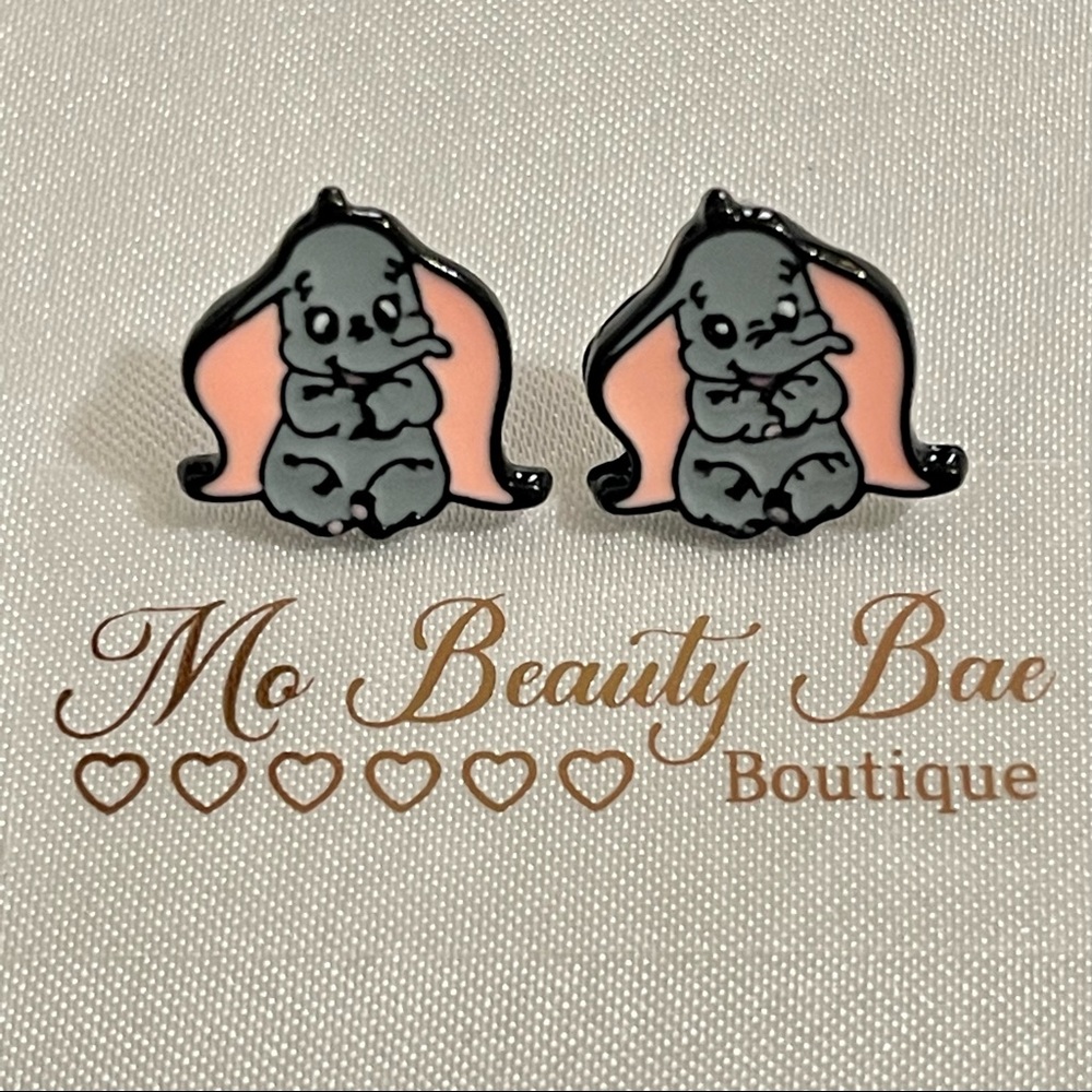 Dumbo Stud Earrings - Picture 3 of 5